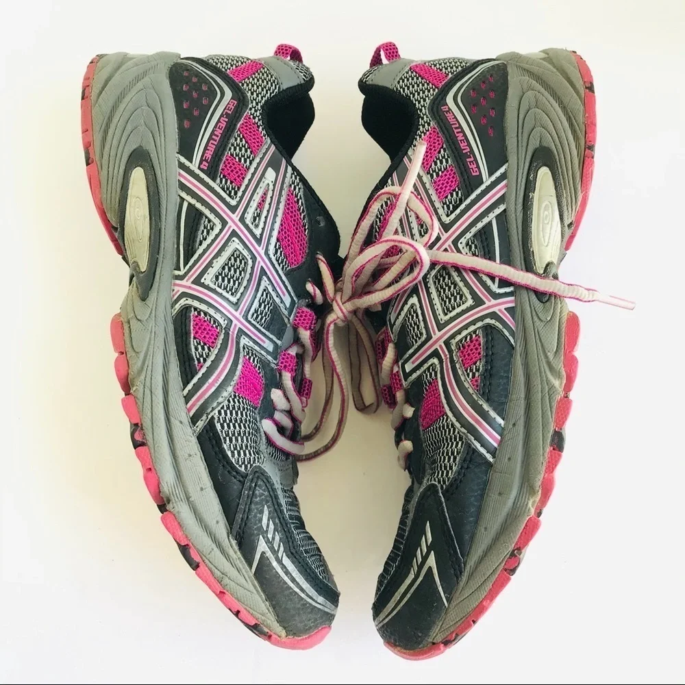ASICS Gel Ventura 4 Sneakers Sz 9.5 silver & pink